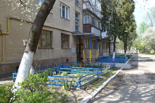 Іванофранківці продовжують розмальовувати місто у кольори державного прапора (фото) — фото 2