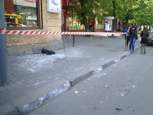 У центрі Франківська будинок розсипається просто на очах (фото) — фото 1