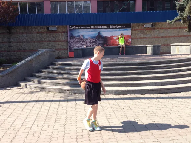 В Івано-Франківську школярі грають у стрітбол  (фото) — фото 4