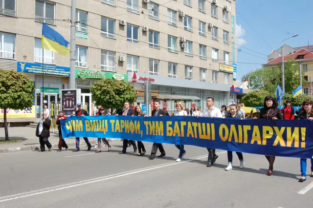 У Франківську страйкували проти підняття тарифів на комунальні послуги (фото) — фото 11