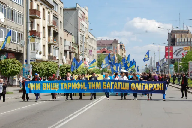 У Франківську страйкували проти підняття тарифів на комунальні послуги (фото) — фото 14