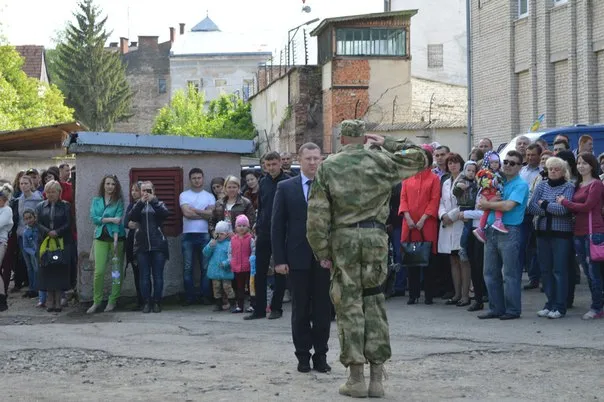 Сьогодні з Франківська у зону АТО відправилися майже 100 бійців (фото) — фото 5