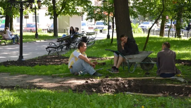 Комунальники прислухалися до побажань франківців, та облаштовують пішохідну доріжку (фото) — фото 3