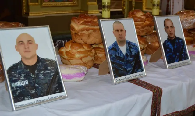 Сьогодні відбулася поминальна панахида за загиблими торік бійцями спецпідрозділу прикарпатської міліції (фото) — фото 3