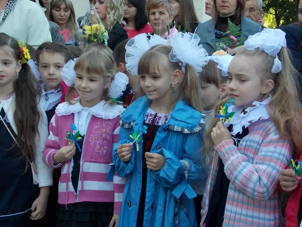 У Франківських школах відбулося свято "Останнього дзвоника" (фото) — фото 8