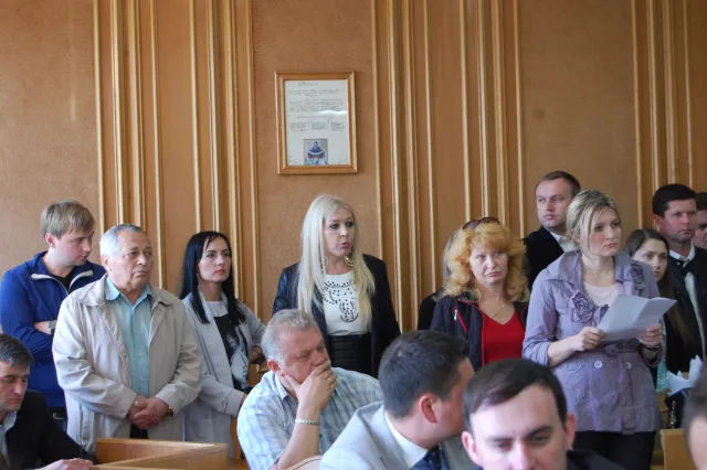 Власники квартир на Мазепи 35а влаштували скандал на засіданні виконкому (фото) — фото 1
