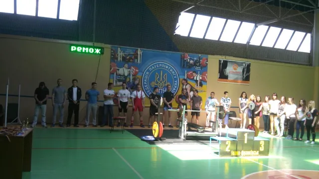 У Франківську відбувся відкритий чемпіонат міста з жиму лежачи (фото) — фото 3