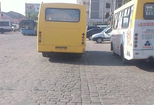 Жителі міста скаржаться на хамство перевізників, які безпідставно беруть чотири гривні за проїзд — фото 1