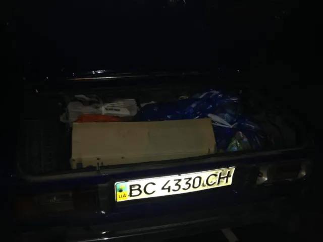 Благоустрій міста залежить від його мешканців. Франківець прибрав стихійний смітник на Шевченка (фото) — фото 2