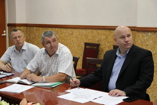 На Прикарпатті зосередять увагу на ремонті доріг (фото) — фото 1