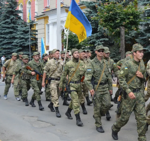 До Франківська з зони АТО повернулася група правоохоронців (фото) — фото 2