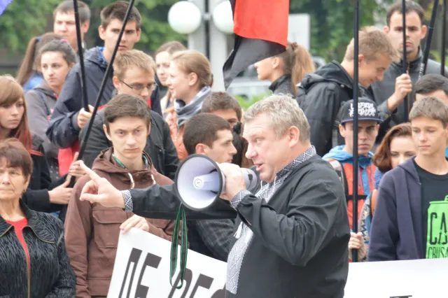 В Івано-Франківську знову вийшли мітинг проти підняття тарифів на комунальні послуги (фото) — фото 6