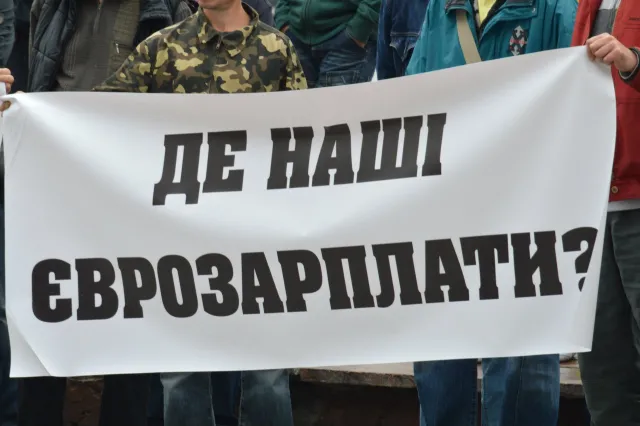У Франківську знову протестують проти підняття тарифів (фото) — фото 3