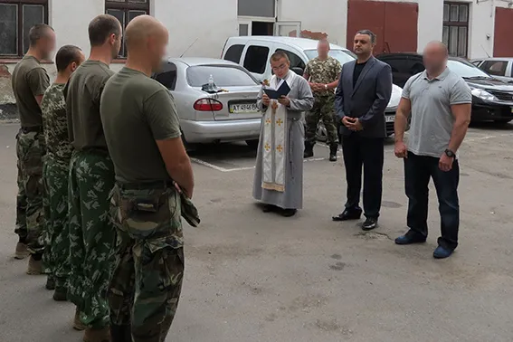 Бійці івано-франківського спецпідрозділу «Сокіл» вирушили в зону АТО — фото 1