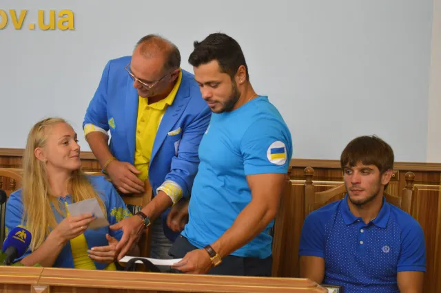У Франківську нагороджували призерів Європейських ігор (фото) — фото 9