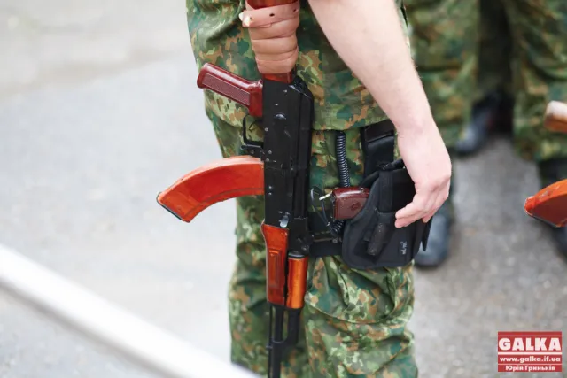 З Франківська у зону АТО відправився черговий загін правоохоронців (фото) — фото 1