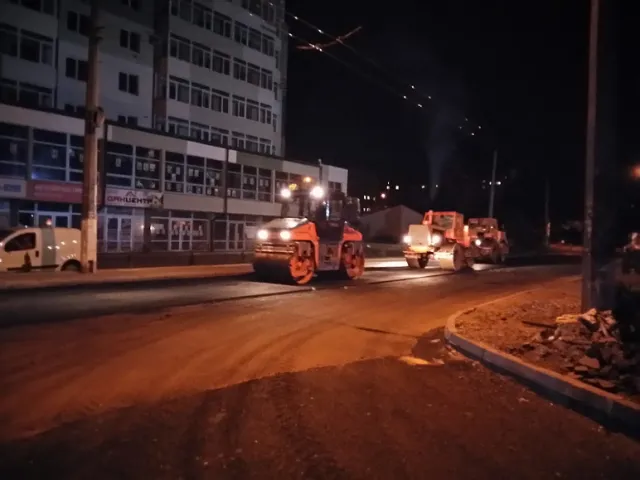 В Івано-Франківську триває ремонт дороги по вулиці Хіміків (фото) — фото 2