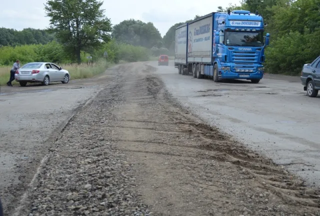 Нардепи від Прикарпаття зірвали початок ремонту дороги Мукачеве – Львів поблизу смт. Більшівці Галицького району (фото) — фото 13