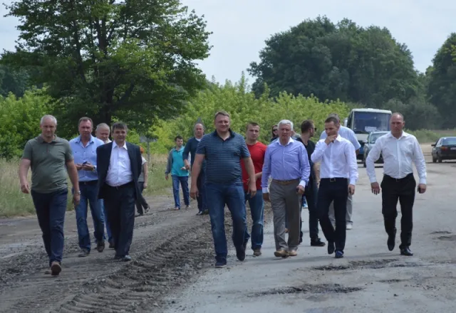 Нардепи від Прикарпаття зірвали початок ремонту дороги Мукачеве – Львів поблизу смт. Більшівці Галицького району (фото) — фото 4