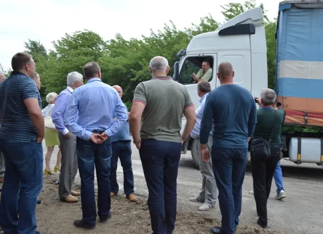 Нардепи від Прикарпаття зірвали початок ремонту дороги Мукачеве – Львів поблизу смт. Більшівці Галицького району (фото) — фото 10