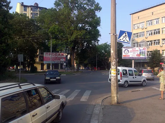 Чоловік, який вчора збив велосипедиста, каже, що правил не порушував і з місця аварії не тікав (фото) — фото 2