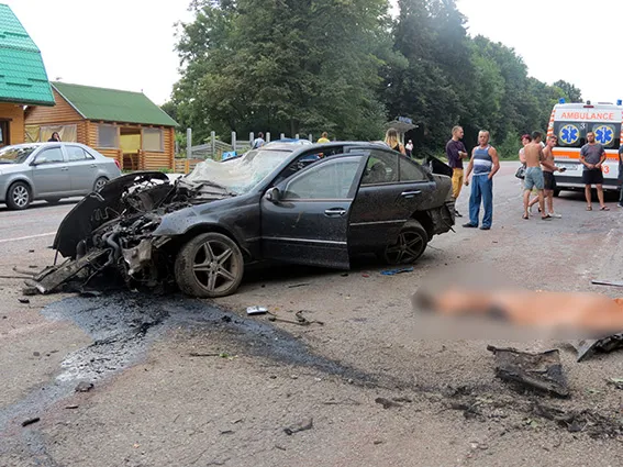 Вчорашня аварія у Павлівці забрала життя двох людей (фото) — фото 2