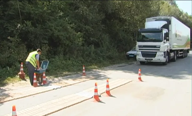 ДАІ перевіряє вантажоперевізників на дотримання вимог про обмеження руху в спекотну погоду — фото 7