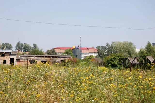 Міжнародний аеропорт “Івано-Франківськ” перетворюють на асфальтний завод (фото) — фото 2