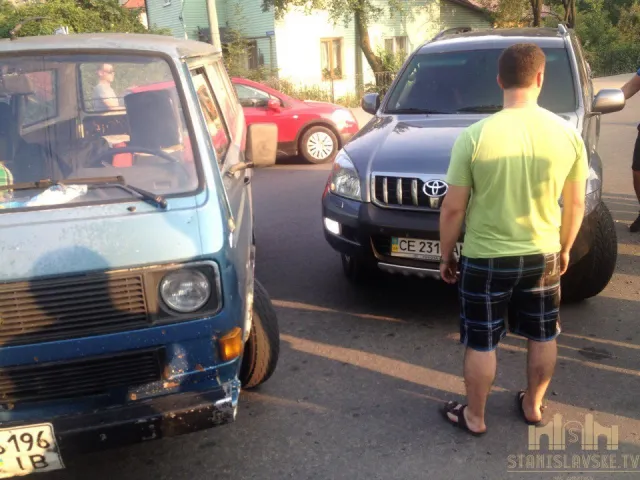 На Франківщині обставини аварія вияснювали за допомогою фізичної сили (фото) — фото 4