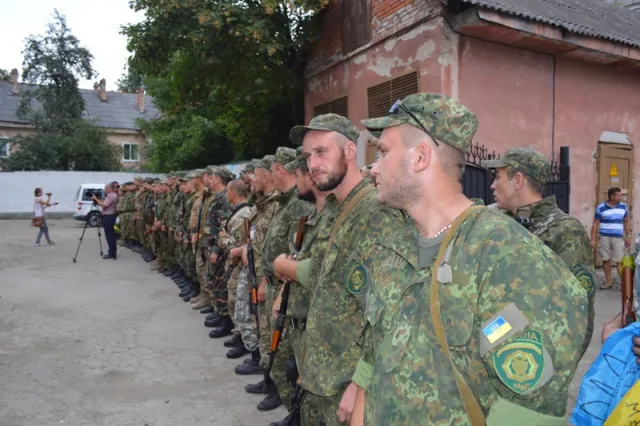 До Франківська з зони АТО повернувся зведений загін прикарпатської міліції (фото) — фото 17