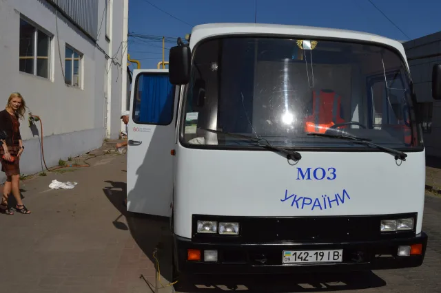 У Франківську безкоштовно роблять флюорографію, виміряють тиск та перевіряють рівень цукру в крові (фото) — фото 1