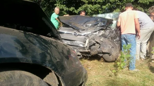 На Калуській трасі сталася жахлива аварія. На місце події виїхали три "швидких" (фото) — фото 1