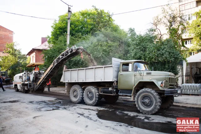 Вулиця Тичини у Франківську нарешті дочекалася капітального ремонту (фото) — фото 12