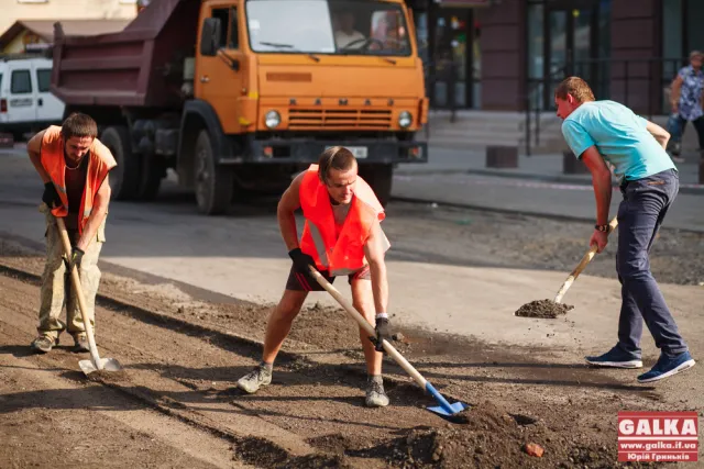 Вулиця Тичини у Франківську нарешті дочекалася капітального ремонту (фото) — фото 18