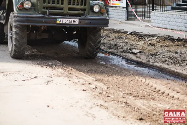 Вулиця Тичини у Франківську нарешті дочекалася капітального ремонту (фото) — фото 9