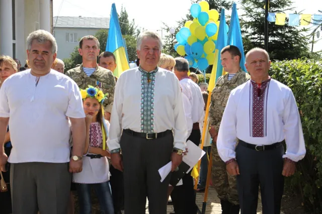 У Тисмениці урочисто відкрили пам’ятник Героям Небесної Сотні (фото) — фото 12