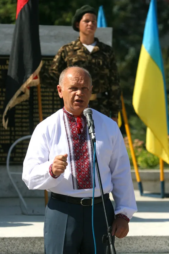 У Тисмениці урочисто відкрили пам’ятник Героям Небесної Сотні (фото) — фото 5