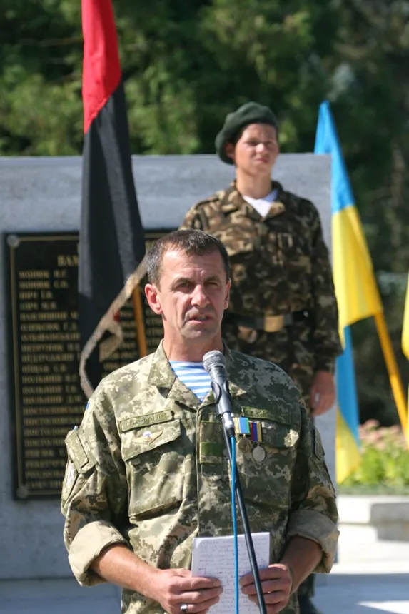 У Тисмениці урочисто відкрили пам’ятник Героям Небесної Сотні (фото) — фото 6