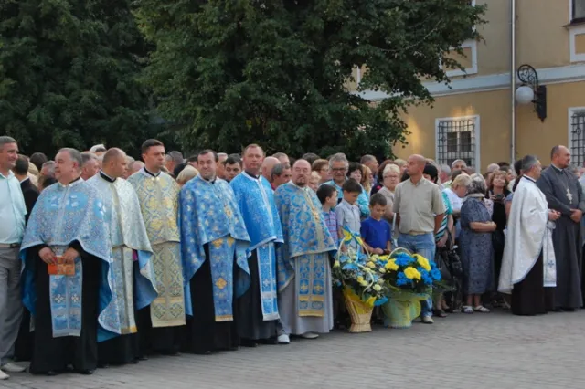 У Франківську освятили пам’ятник Андрею Шептицькому (фото) — фото 16