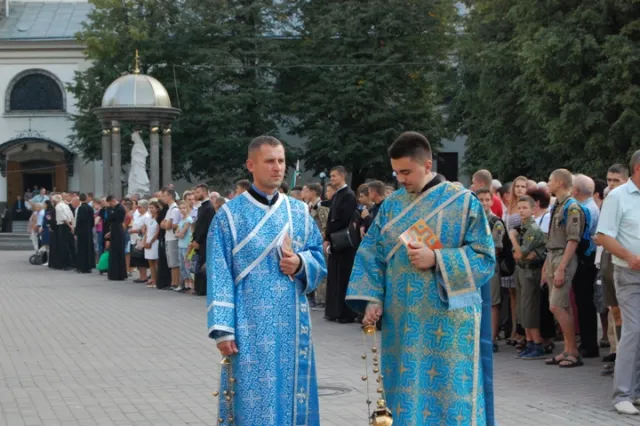 У Франківську освятили пам’ятник Андрею Шептицькому (фото) — фото 3
