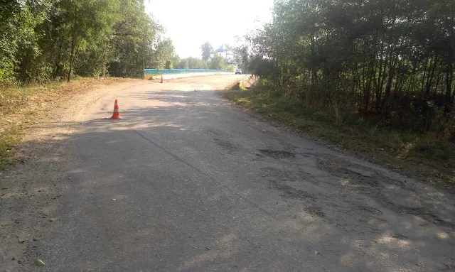 На Прикарпатті мотоцикл не вписався у поворот: Водій отримав травми несумісні з життям (фото) — фото 1