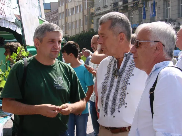 У Франківську урочисто відкрили "Свято винограду та вина" (фото) — фото 4