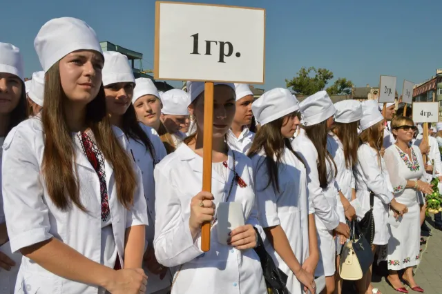 Сьогодні відбулись святкові урочистості щодо посвяти першокурсників ІФНМУ у студенти (фото) — фото 6