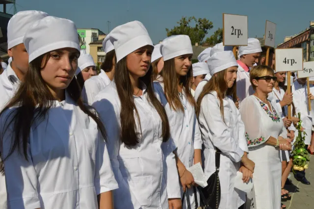 Сьогодні відбулись святкові урочистості щодо посвяти першокурсників ІФНМУ у студенти (фото) — фото 8