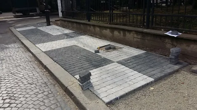 Авторагулі більше не зможуть припаркуватися на Олеся Гончара (фото) — фото 2