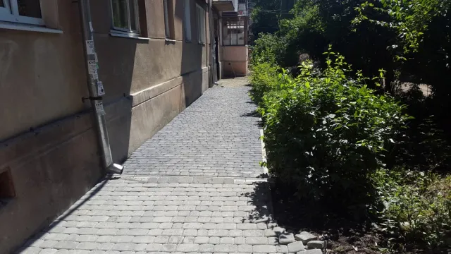 У Франківську відремонтували двори на вулицях Бельведерській та Ленкавського (фото) — фото 1
