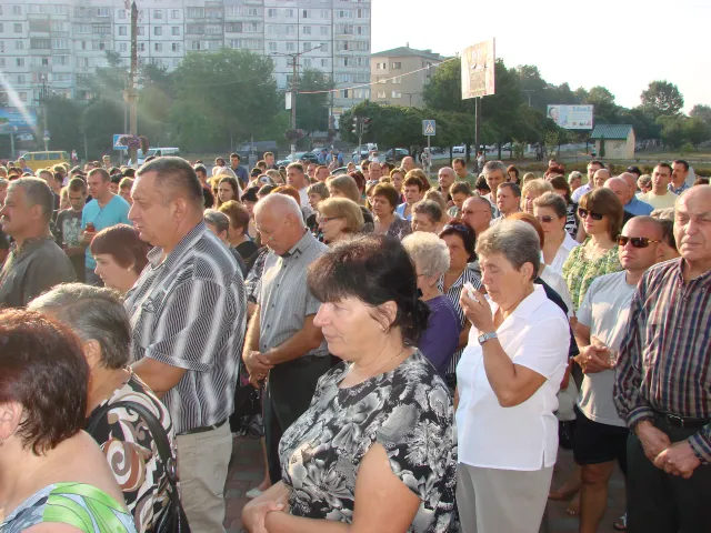 Калущина на колінах зустріла свого Героя Юрія Пукіша (фото) — фото 3