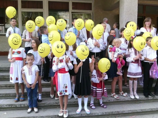 Франківський боєць на святі першого дзвоника отримав орден «За заслуги перед Прикарпаттям» (фото) — фото 1