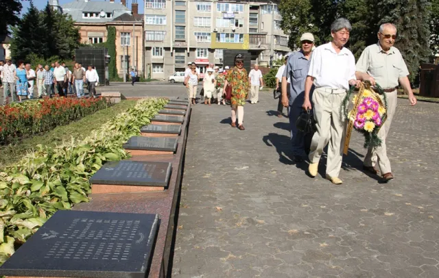 У Франківську з нагоди 70-річчя закінчення Другої світової війни вшанували загиблих у військових діях (фото) — фото 2