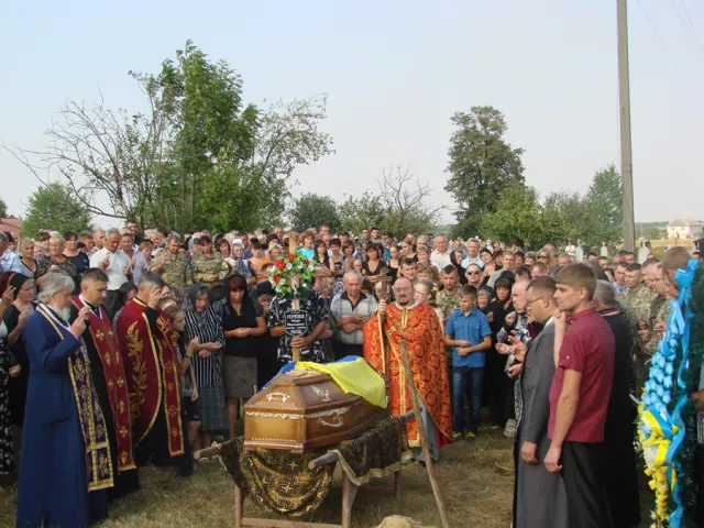 На Прикарпатті попрощалися із загиблим в зоні АТО Юрієм Пукішем (фото) — фото 13